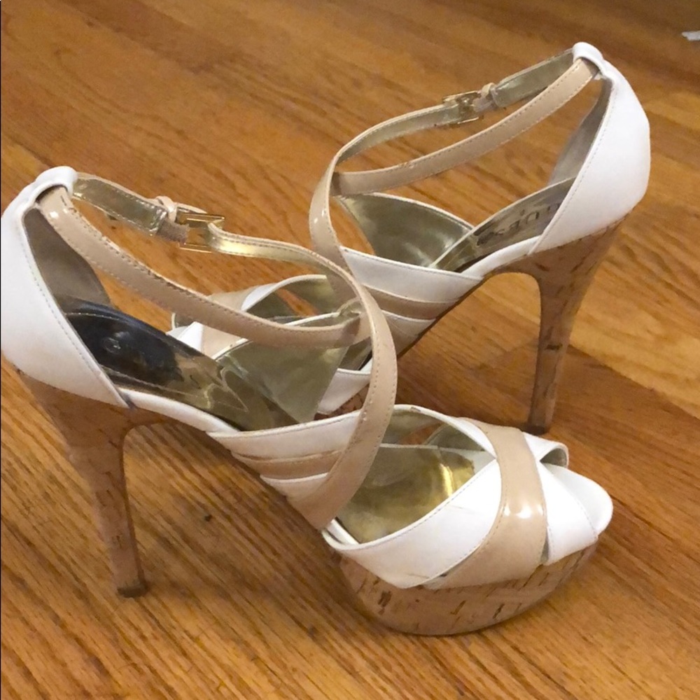 Strapped Guess Sandals - Picture 2 of 4